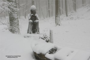 Winter 2008:  Im Schnee versunken: Der Celtic-Art-Rundweg, der den keltischen Ringwällen am Dünsberg folgt