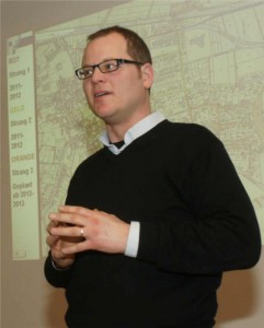 Thilo Finger erklärt die kaufmännische Seite der geplanten Bioenergiegenossenschaft Fronhausen