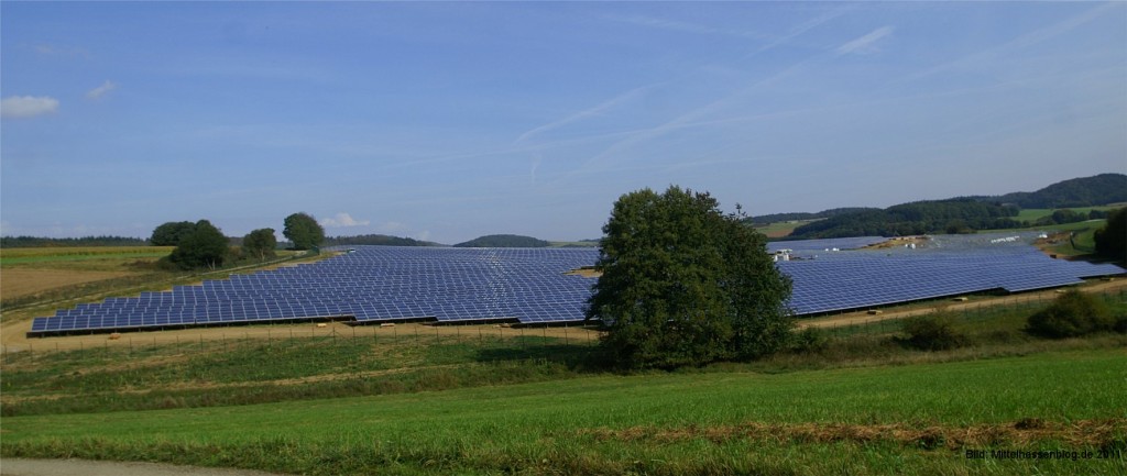 Im Gewerbegebiet "In der Lache" bei Bad Endbach steht jetzt der derzeit größte Solarpark Mittelhessens. 