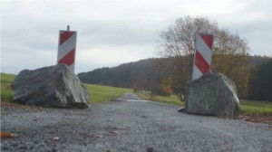 Dolles Dorf in Mittelhessen mal anders: Die Grüne-Plan-Weg-Blockade zwischen Erda und Mudersbach